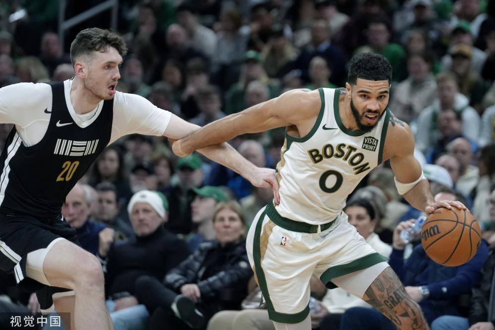 在足球这个 在足球这个